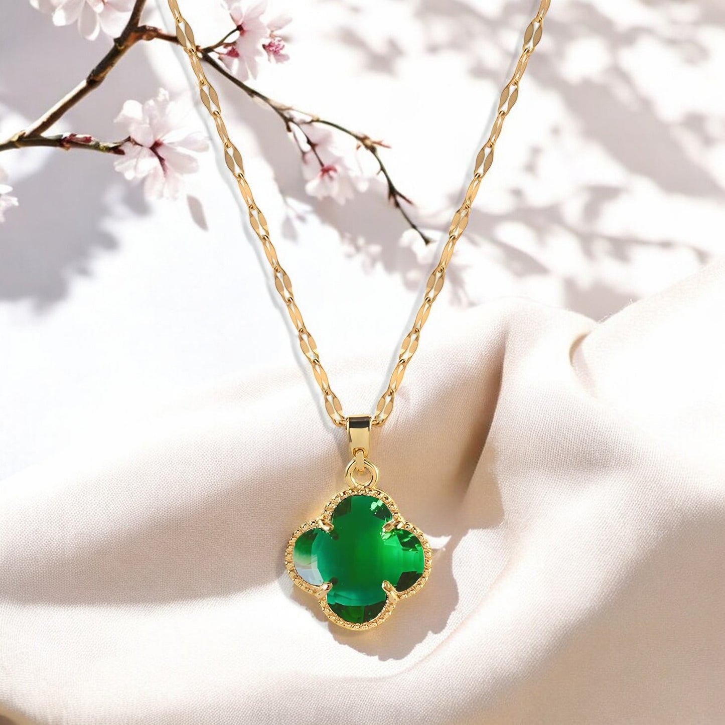 Lucky Green Clover Necklace – Gold-Plated