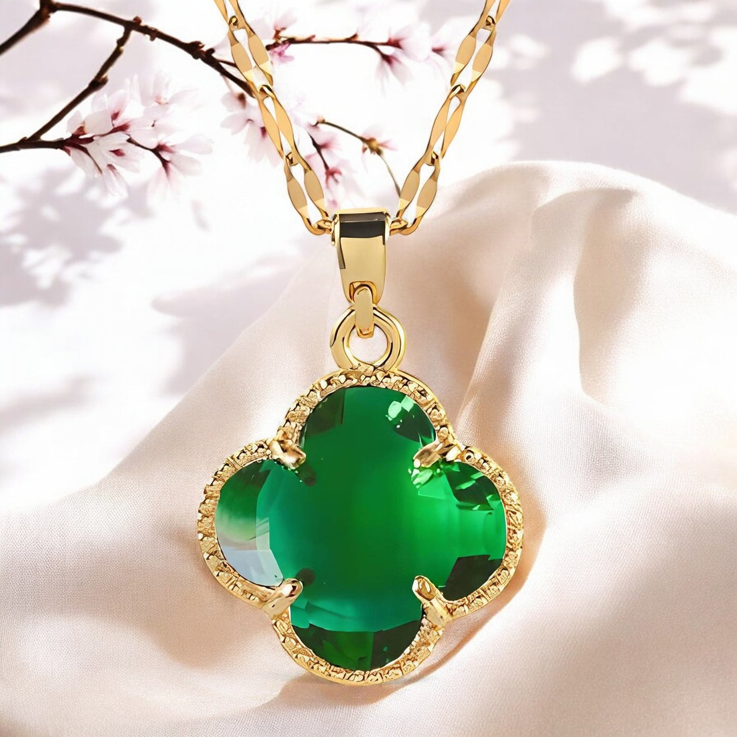 Lucky Green Clover Necklace – Gold-Plated