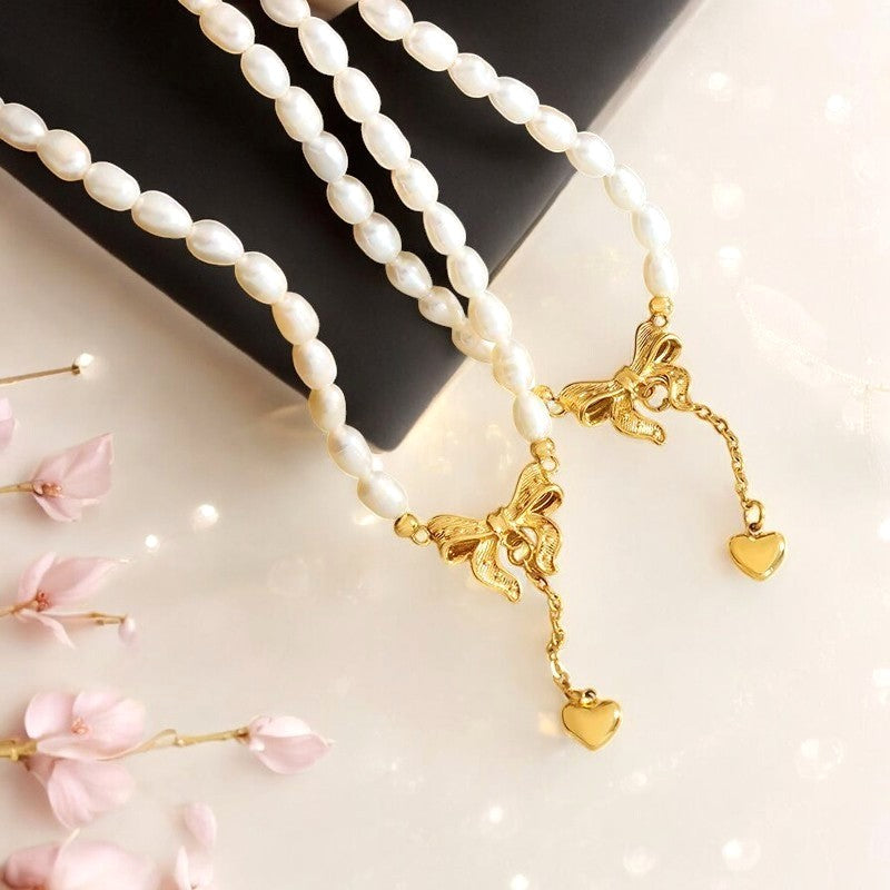 Elegant Bow and Pearl Necklace