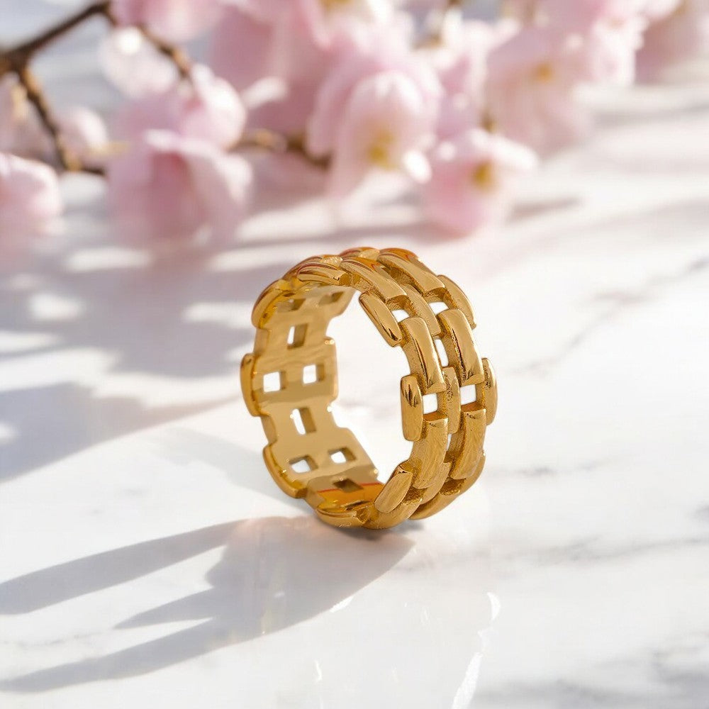 Geometric Ring