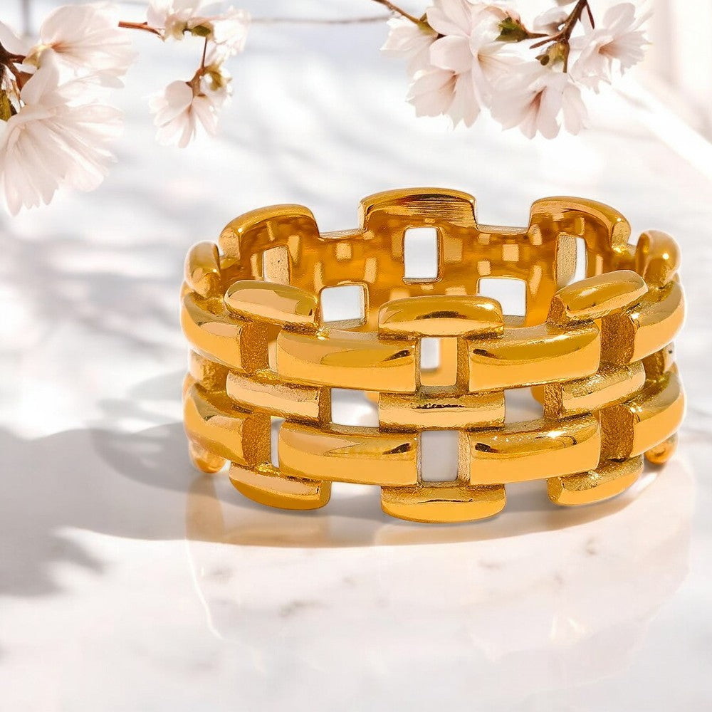 Geometric Ring